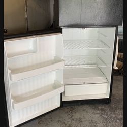 Refrigerator Americana 2 Door With Stainless Steel In Amazing Conditions 