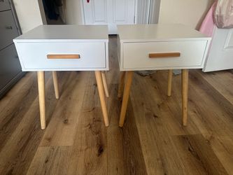 Set of 2 night stands