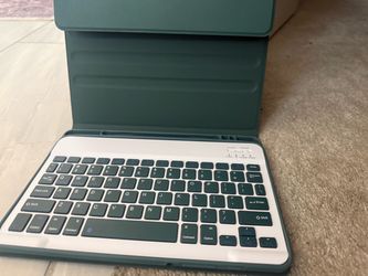 Bluetooth keyboard with case