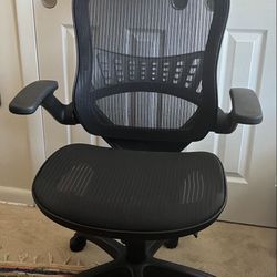 Nice Black Desk Chair/Gaming Chair 