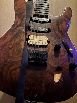 IBANEZ GUITAR