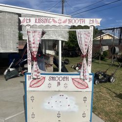 Kissing Booth