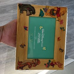 .Winnie the Pooh frame.. Walt Disney World