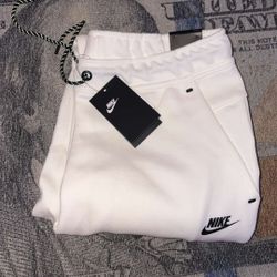 nike tech pants
