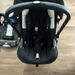 Doona Car Seat & Stroller Midnight Edition 