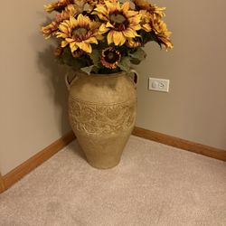 Gorgeous Vase With Flowers 