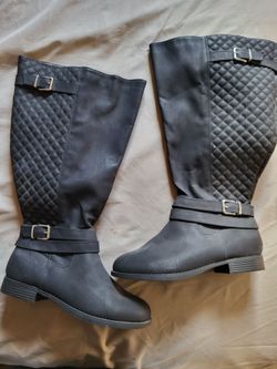 Women's boots size 9w