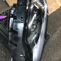 2021 Jeep Cherokee  Right Front Headlivht