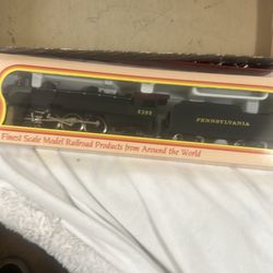 Collectible locomotive train