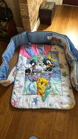 Baby Looney tubes crib set