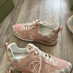 LV  Sneakers 