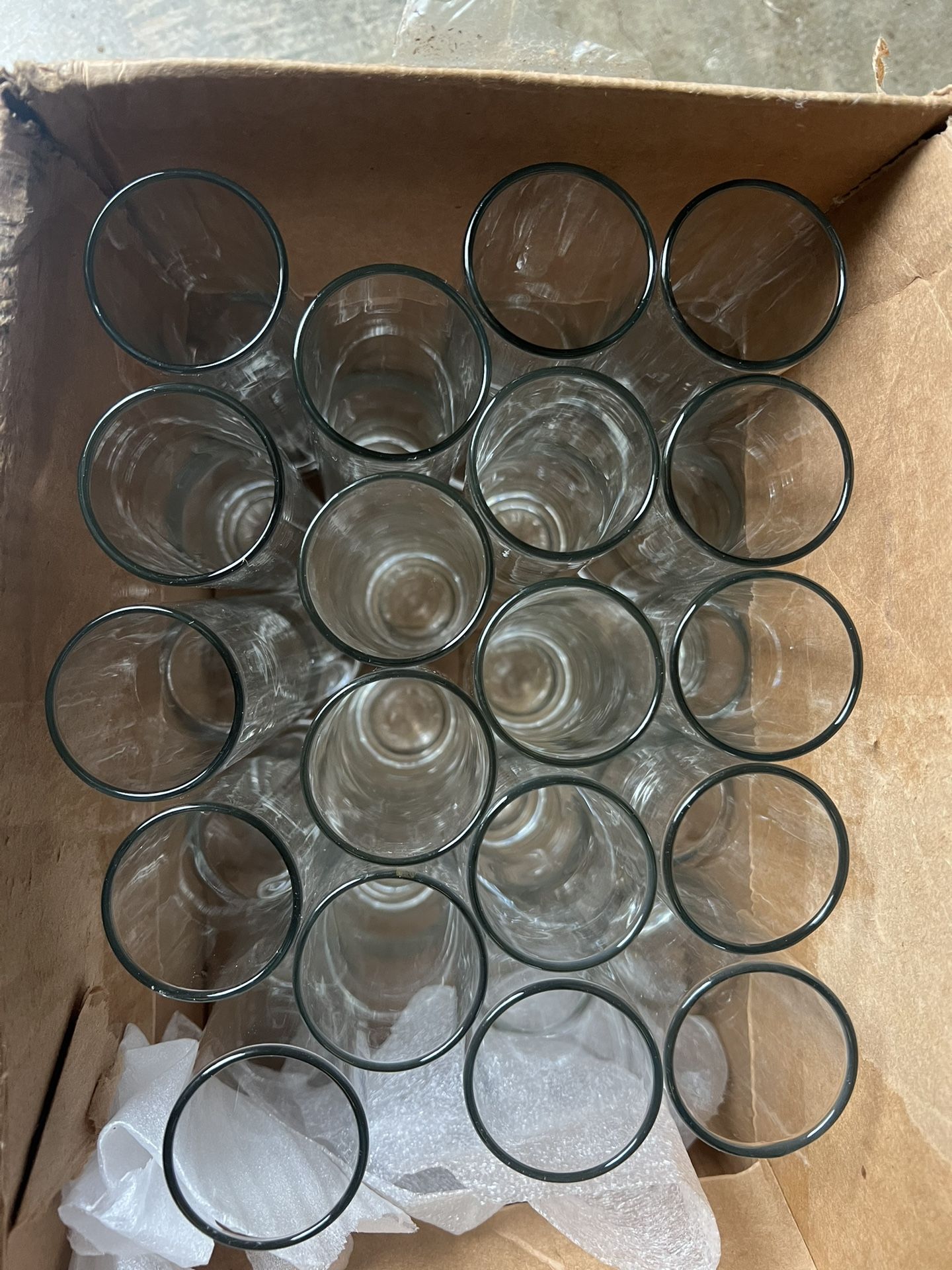 19 Clear Cylinder Bud Vases