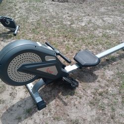 Sunny Fitness Row Machine 
