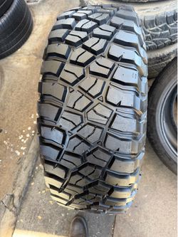 1 tire 35x12.50r17 bf Goodrich km3 99% tread life for $200 mounted and balanced