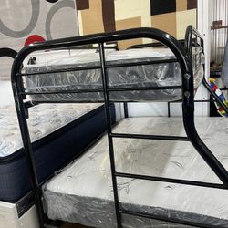 brand new bunks beds twin over full $575 with matress