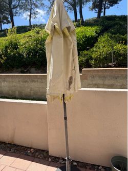Outdoor umbrella