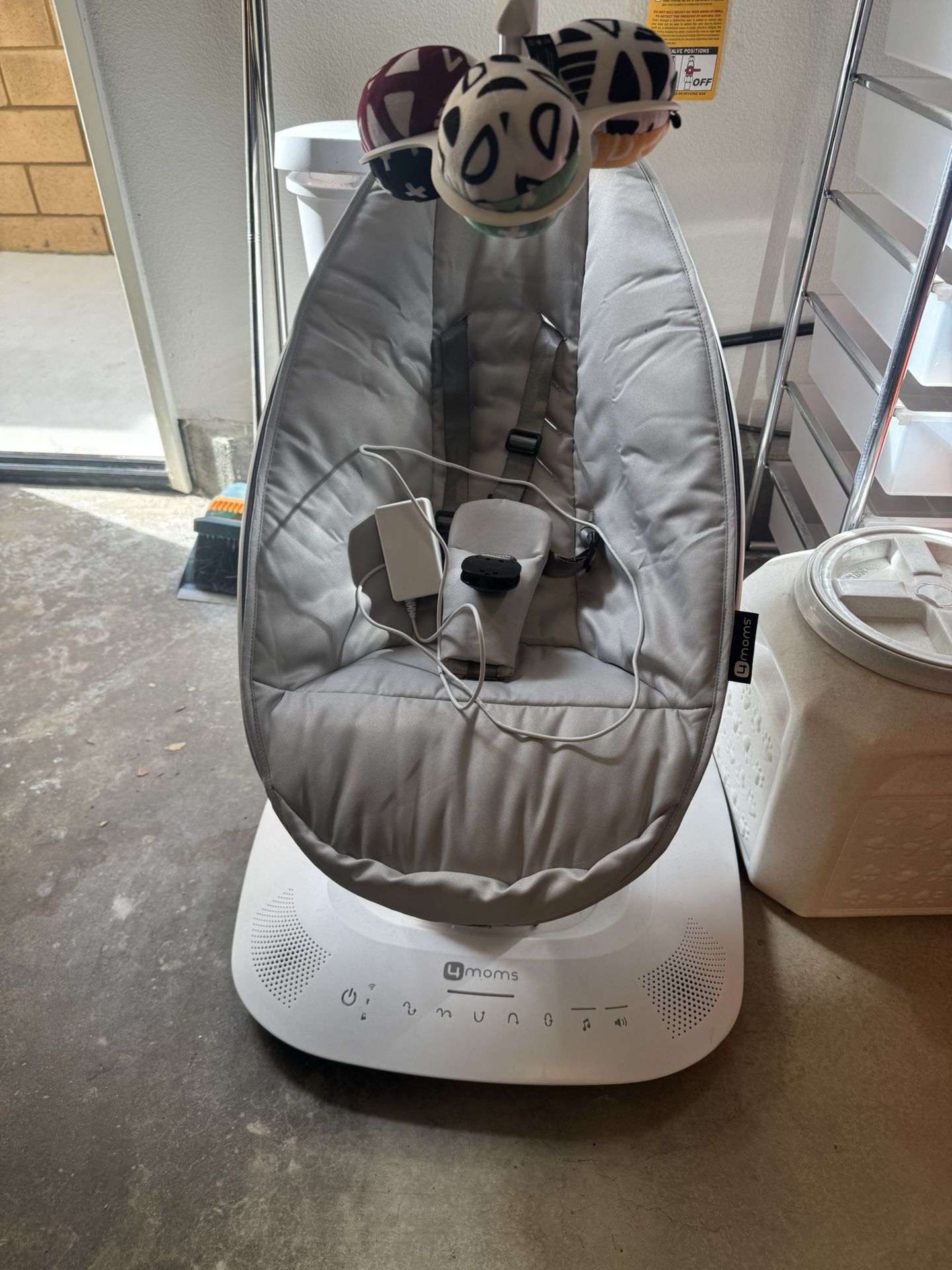 4moms Mamaroo Multi-motion Baby Swing