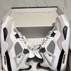 Jordan 4 “Military Black”