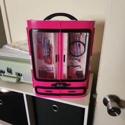 Barbie Fashionistas Ultimate Closet, Hot Pink