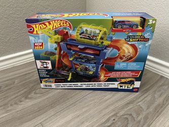 Hot Wheels City ECL Tunnel Twist Car Wash
