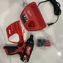 M12 Milwaukee Screwdriver