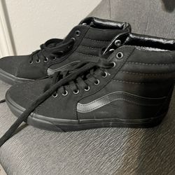 Men Black Converse 