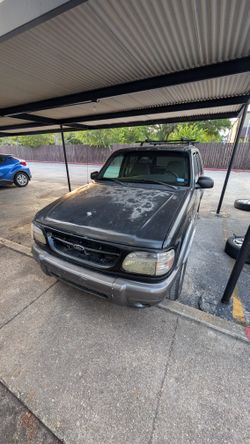 2000 Ford Explorer