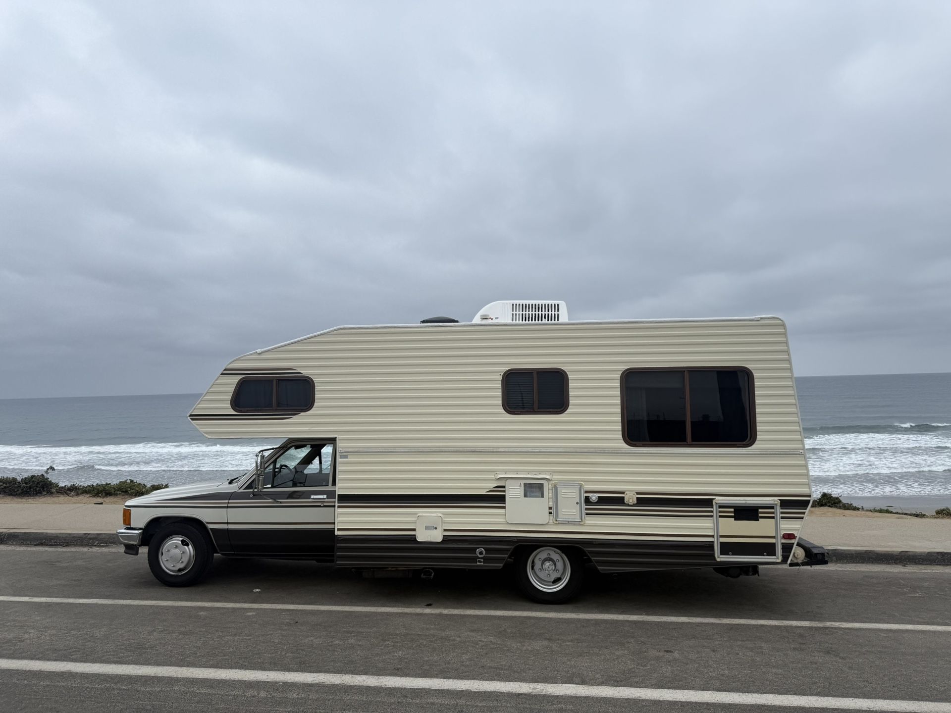 1987 Toyota Rv