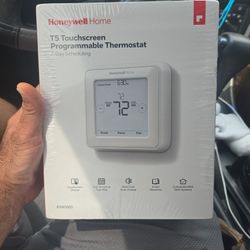 Honeywell T5 Touchscreen Programmable Thermostst