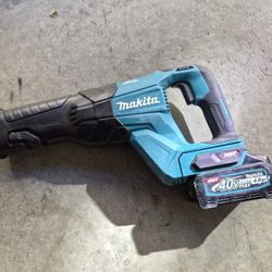 Makita Sawzall Xgt 40v ( With Battery)