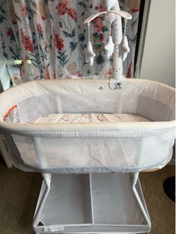 Delta Children /white Infant Bassinet