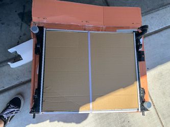 Radiator for Chrysler Town & Country, Voyager, Dodge Grand Caravan, VW Routan