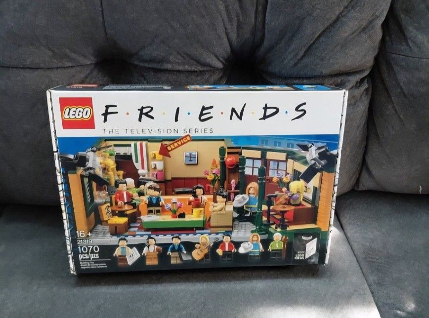 Lego Friends Central Perk Cafe 21319 Brand New