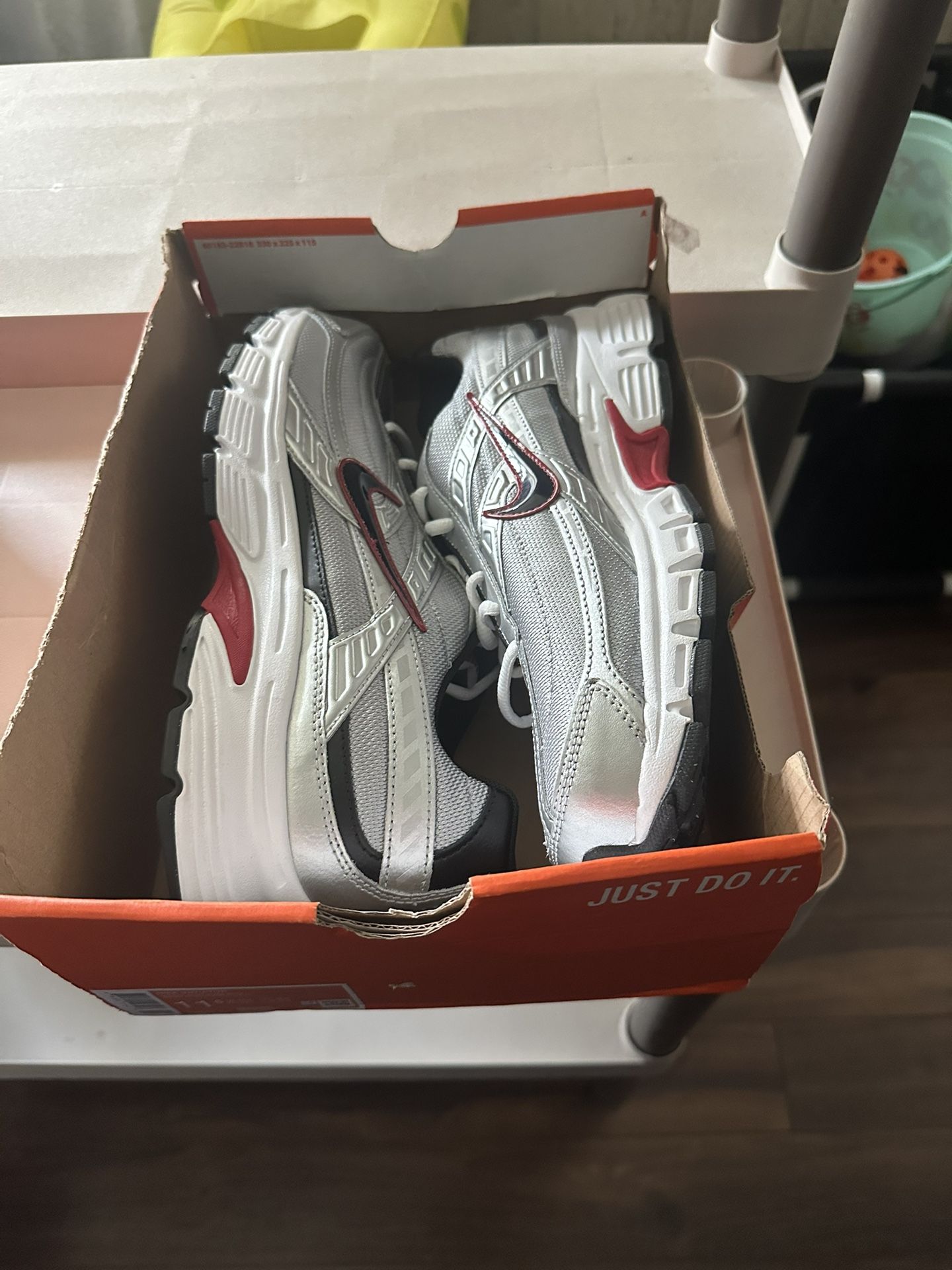 NIKE SHOES