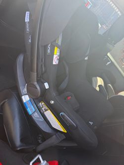 Bugaboo car seat/base
