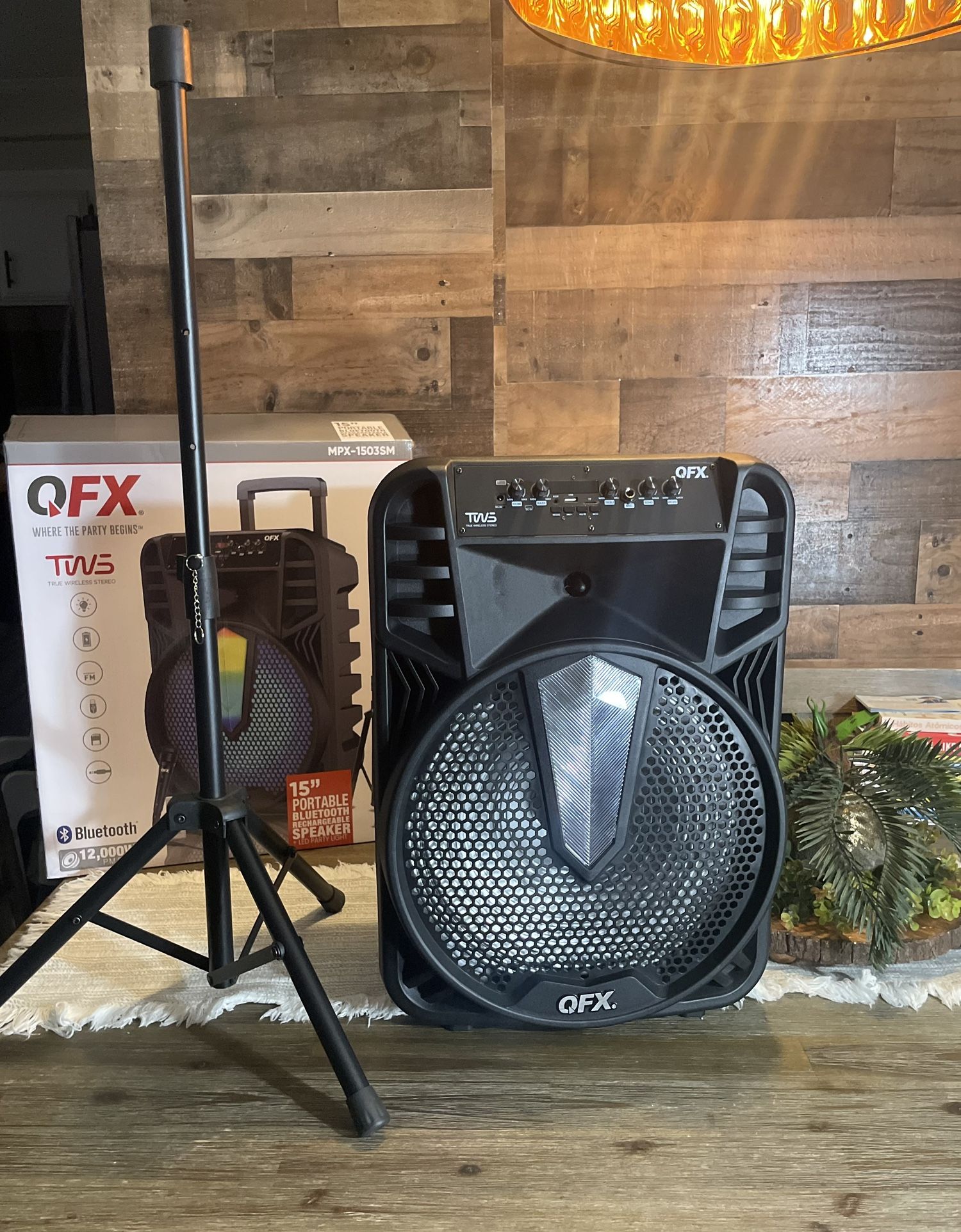QFX 15” Bluetooth rechargeable speakers with Microphone and Stand Included 🎶🔊🎙️🎶