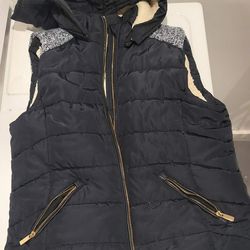Ci Sono Women's dark blue hooded puffer fleece lined vest