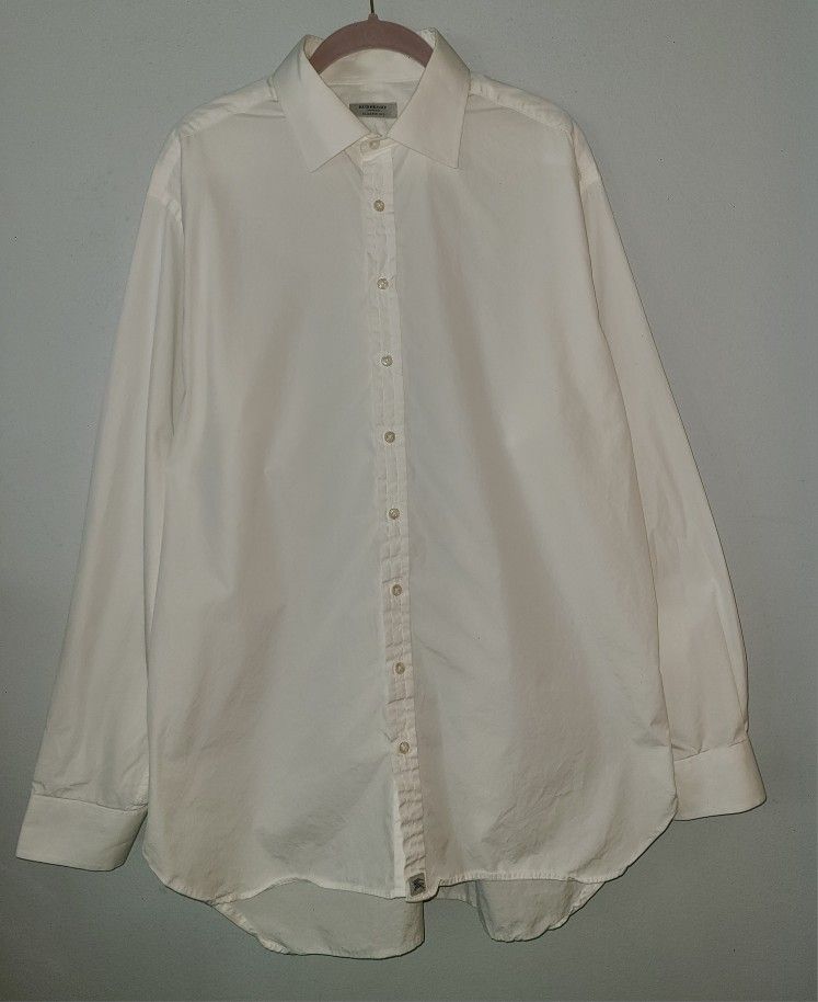 Burberry London Classic Fit Mens White Button Down Shirt Size 17-43 Long Sleeve