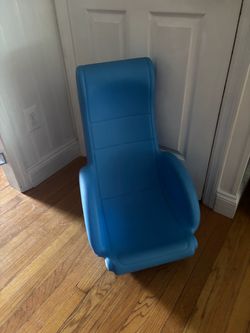 Youth gaming chair