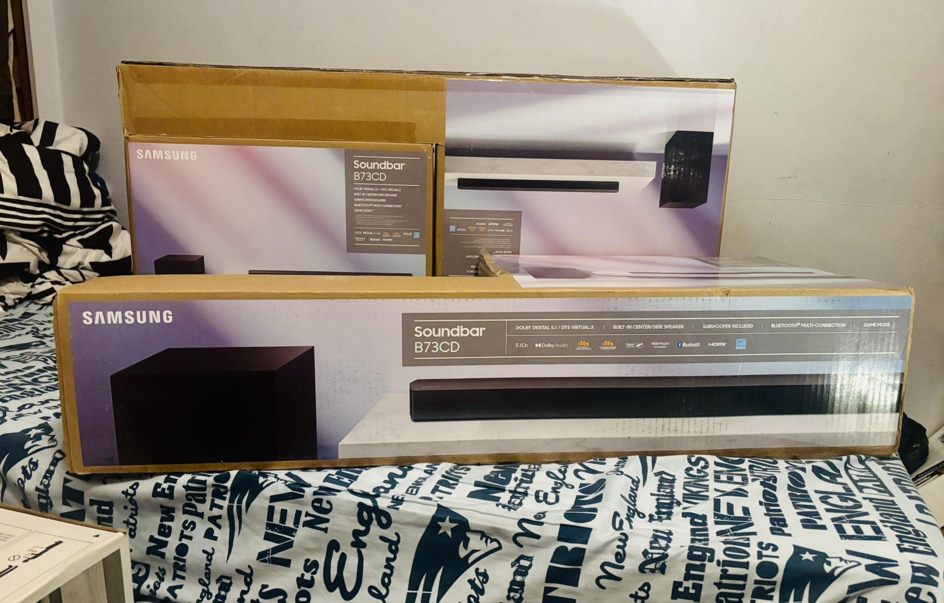 Samsung Premium 5.1 Ch. Home Theater System (HW-B73CD) β 430W Wireless Subwoofer, Dolby & Adaptive Audio