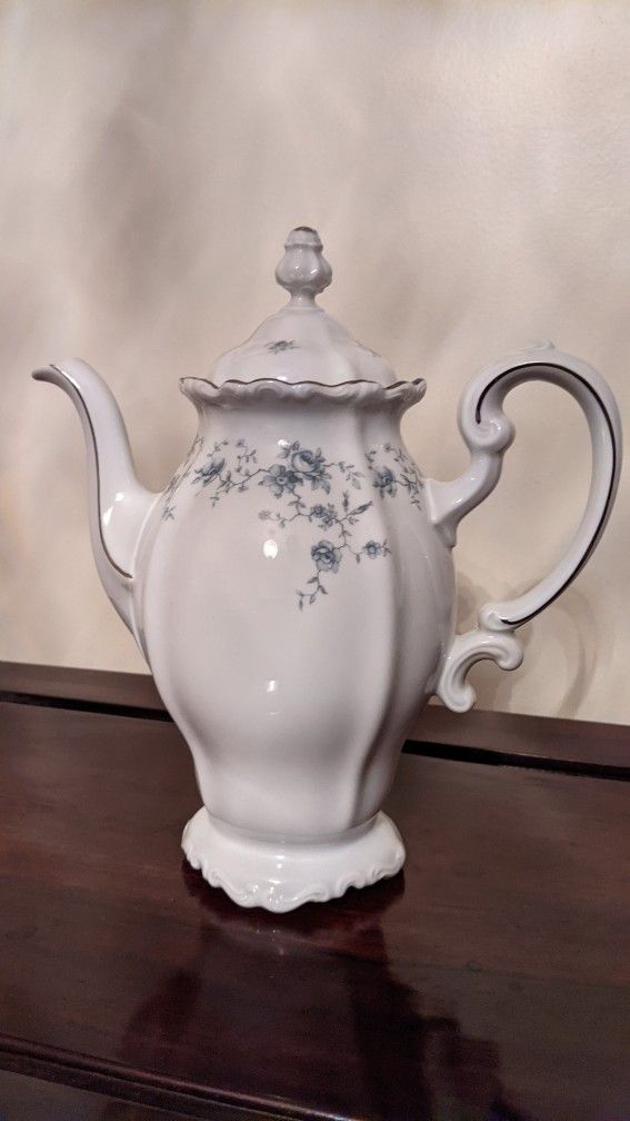 $15 Coffee/ Tea Pot Vintage Johann Haviland Fine China 