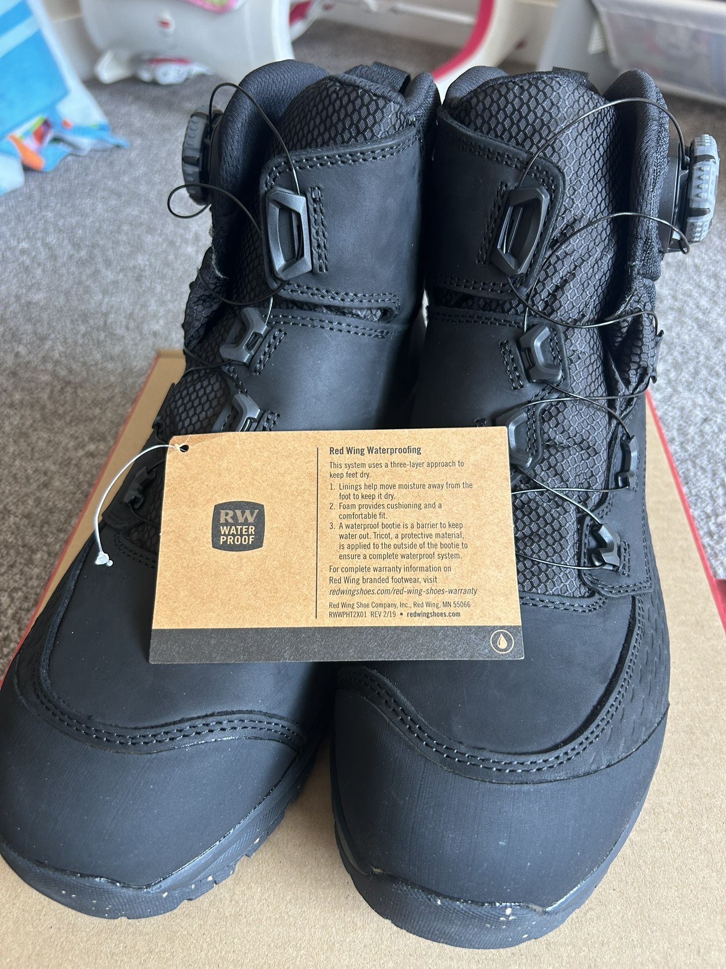 WATERPROOF SAFETY TOE BOOT Size 10.5