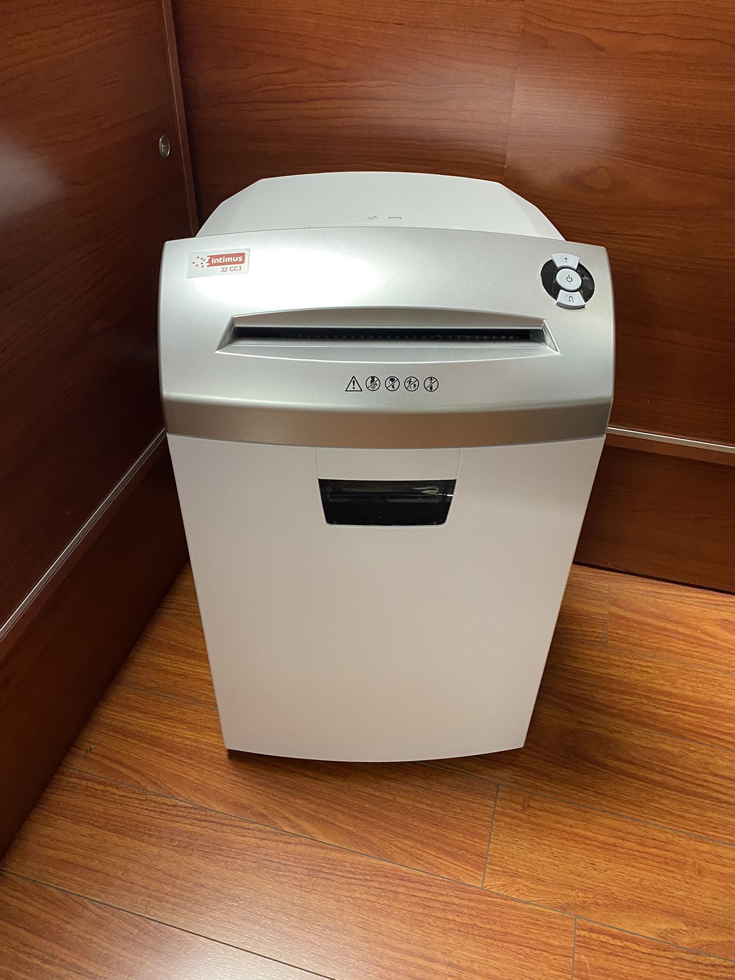 intimus 32 CC3 Professional Paper Shredder 