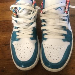 Jordan 1 Low Barcelona Size 8.5 Barely Worn 