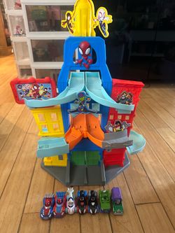 Marvel Spidey and His Amazing Friends City Track Set - 24-Inch Set with 7 vehicles