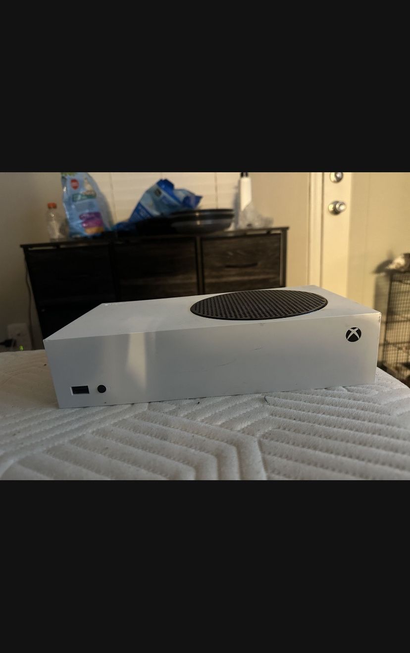 Xbox Series S (Barely Used)