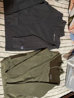 Men L sweaters and hoodie