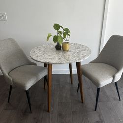 Bistro Table + 2 Chairs 
