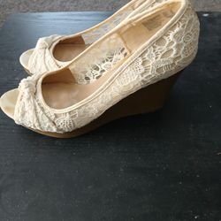 American Eagle Woman's Open Shoe