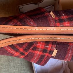 Women’s Tom Shoes Plaided Red Size 8.5